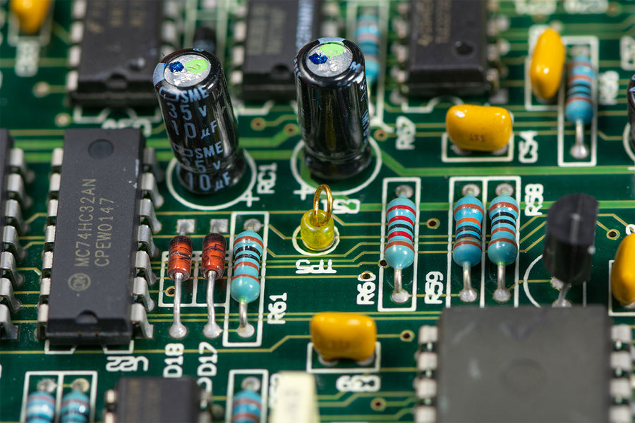 What is silkscreen in a PCB?