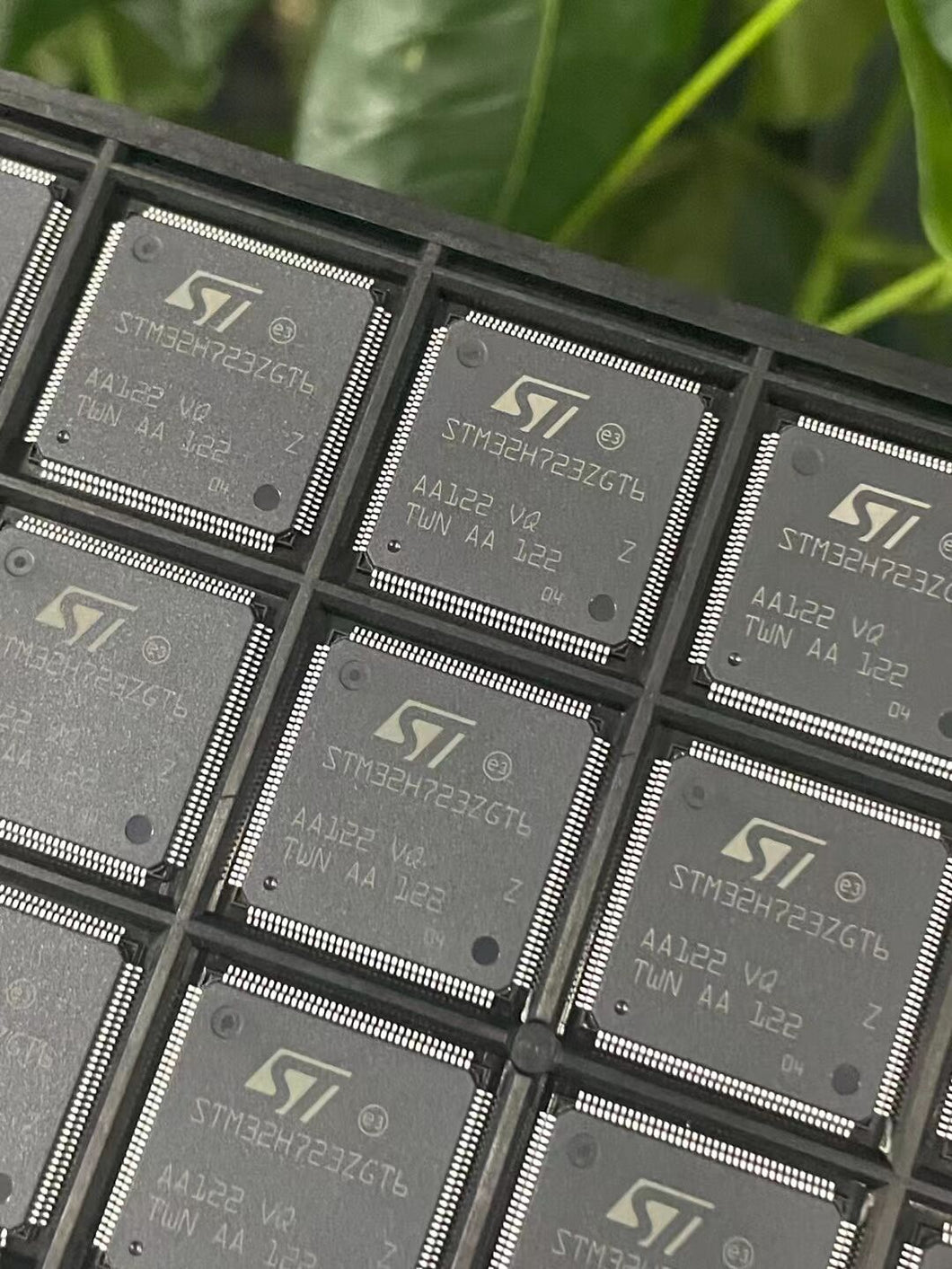 STM32H723ZGT6   ST microcontroller